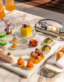 EVE LOM携手嘉佩乐度假酒店推出联名下午茶