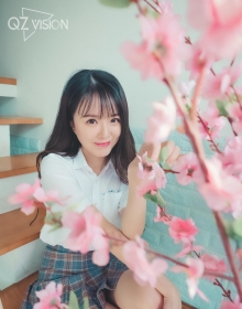 杨丞琳最新时尚大片曝光 浅色短发搭配牛仔马甲清新自然