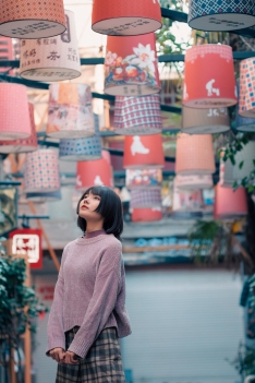 蒋勤勤陈建斌海岛婚礼 细数抱孩子办婚礼的明星